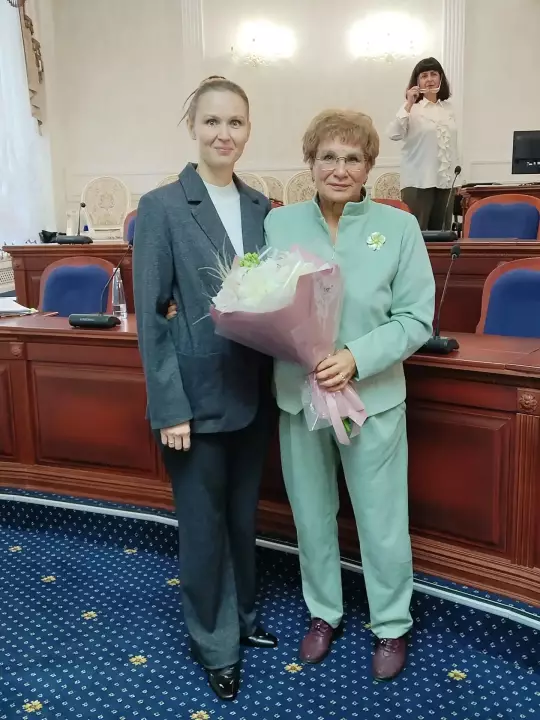 Поздравляем с успешной защитой кандидатской диссертации!