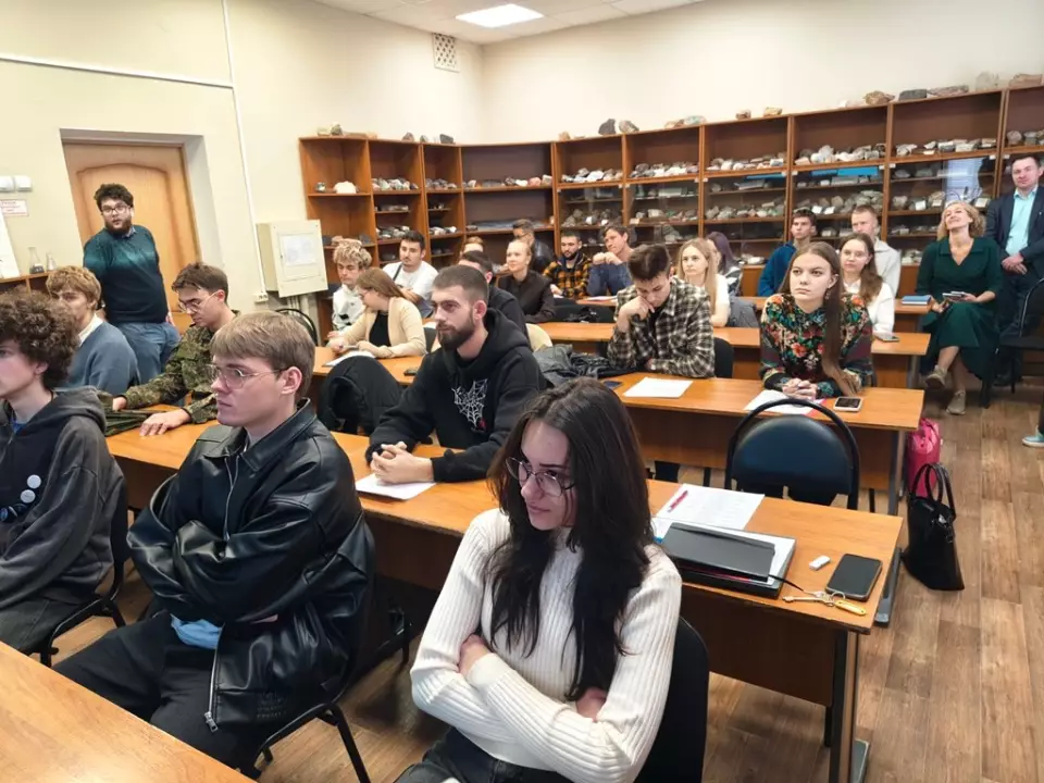 Студенты кафедры ТМиСМ приняли участие в XVIII Международном молодёжном форуме «Образование. Наука. Производство»