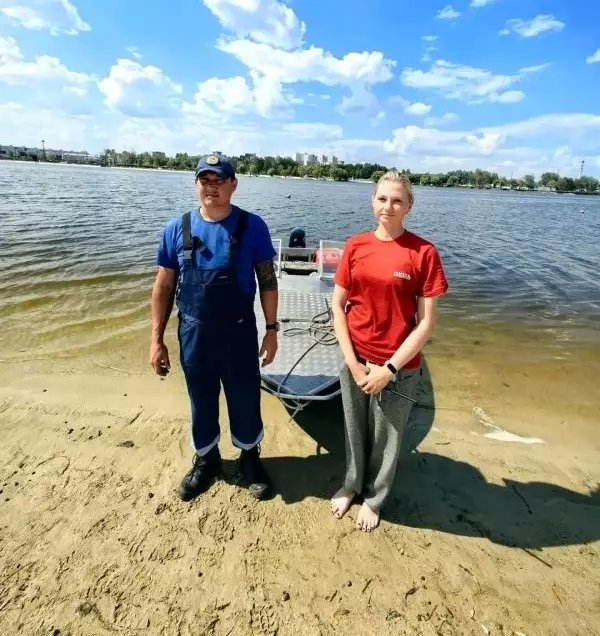 Наша студентка пришла на помощь утопающему