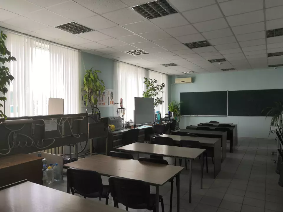 9. 408 - Учебная аудитория. Лаборатория термодинамики и теплотехники