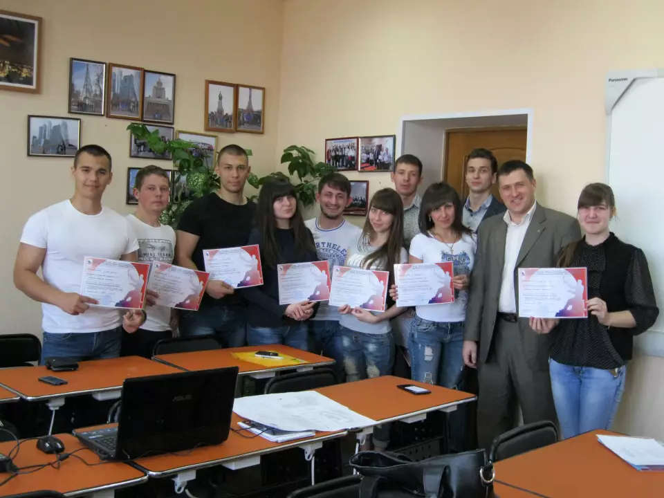 С выпускниками авторских курсов кафедры ЭУН