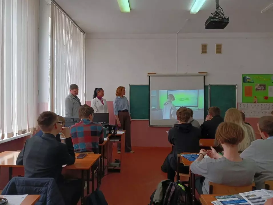  Сотрудники кафедры СМИиК провели профориентационную встречу с учащимися школы №18
