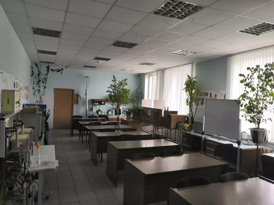 9. 408 - Учебная аудитория. Лаборатория термодинамики и теплотехники