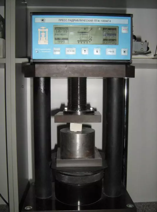  Универсальный гидравлический пресс для испытания образцов. Максимальная разрушительная нагрузка 5 и 10 тонн.