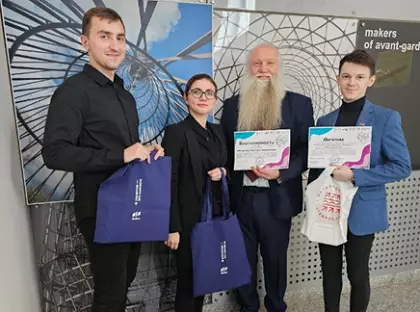 Фото на память команды с наставником