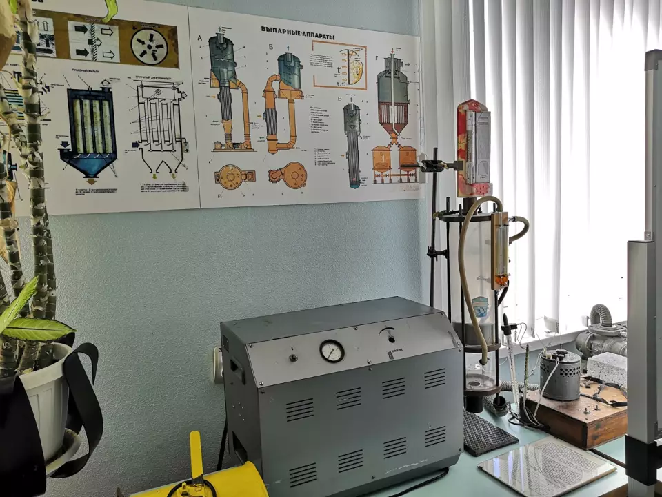 Стенд № 6 - "Изучение процесса сушки материала в сушилке кипящего слоя"