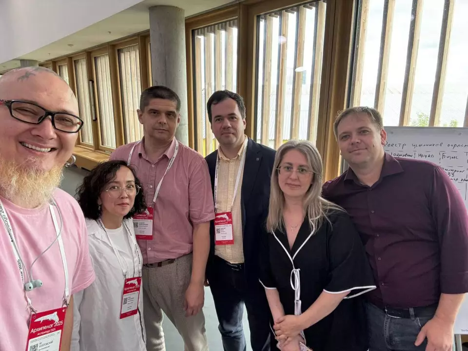 Справа налево Николай Лозовой и Наталья Ширина