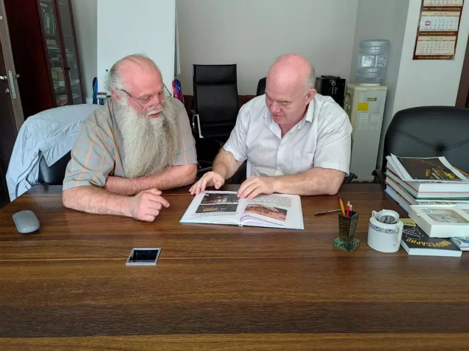 Проректор НИТУ МИСиС - В.Л. Петров и доц. каф. МО - В.Г. Дмитриенко