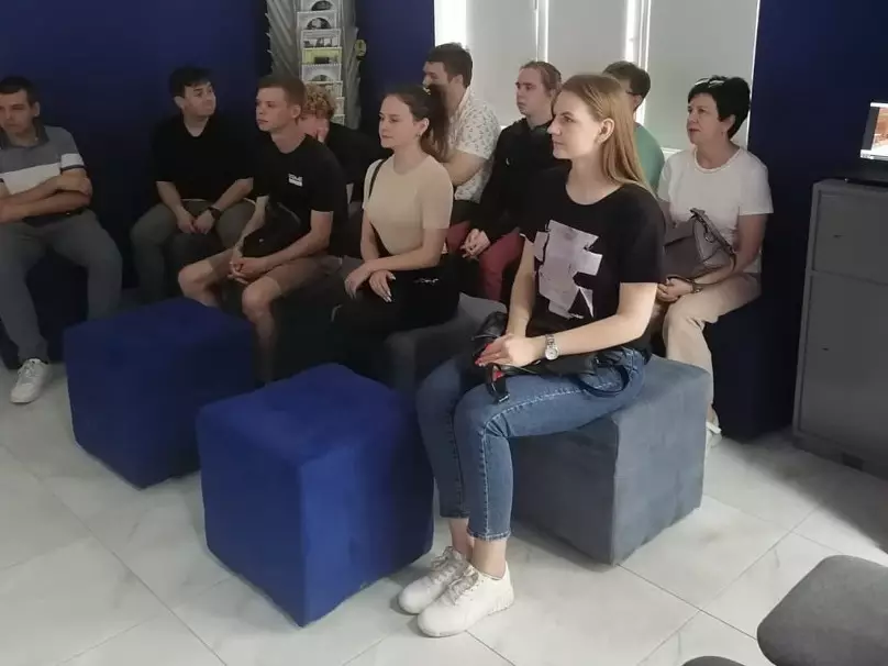 Студенты на учебно-ознакомительной практике