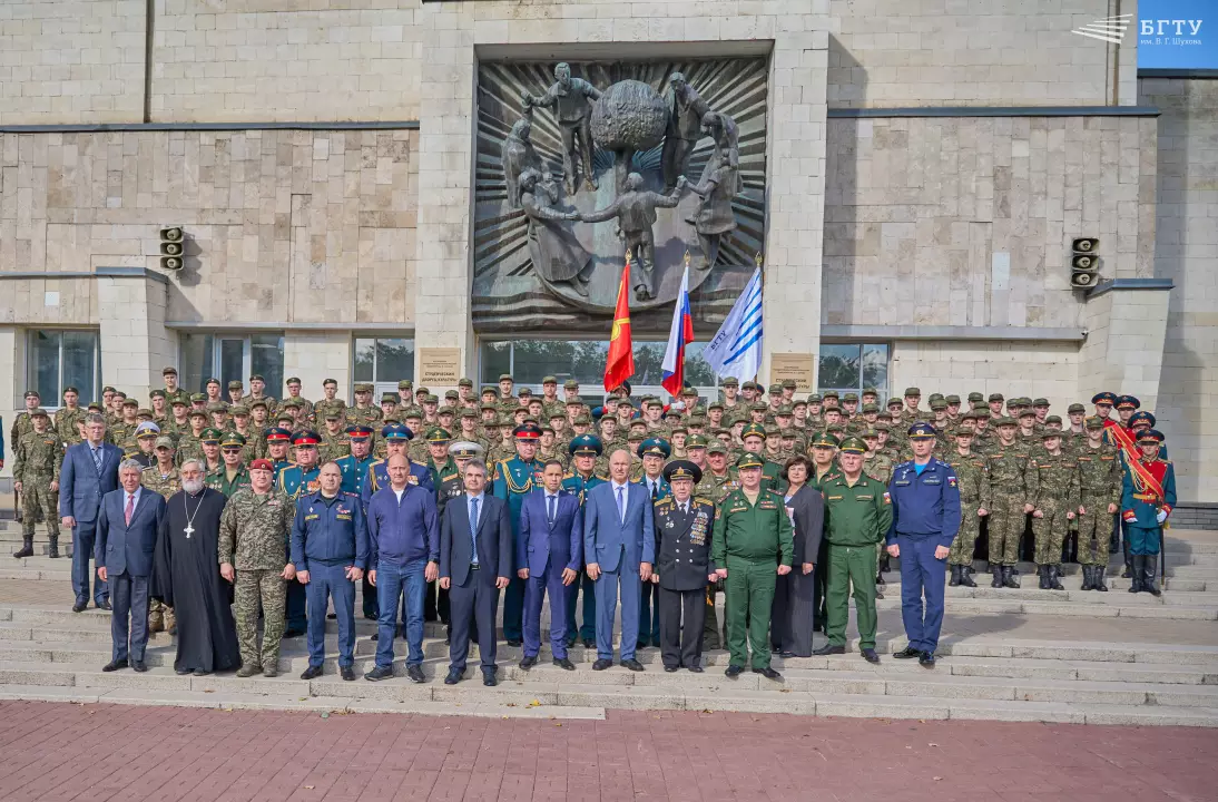 В БГТУ им. В.Г. Шухова прошло торжественное мероприятие, посвященное Дню Сухопутных войск