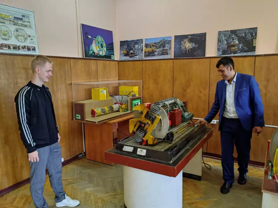 Доцент кафедры ГОТиМ Кузиев Дильшад Алишерович и Агарков Кирилл